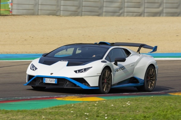 Lamborghini Huracán STO, la pagella: promossa o bocciata?