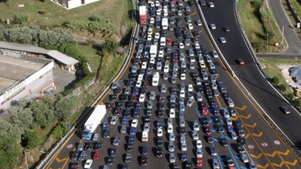 Cashback in autostrada, in coda e rimborsati