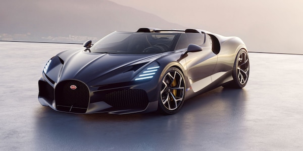 Bugatti W16 Mistral, la roadster dice addio al 16 cilindri