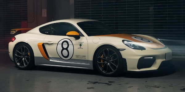 Porsche 718 Cayman GT4, un pezzo unico celebra la 906 del 1967