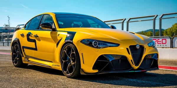 Giulia da Quadrifoglio a GTA con il tuning di PariS'5 GaraGe