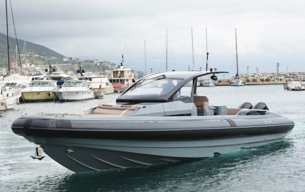 Un gioiello di gommone, Damiani e il Pirelli 50 V Marine