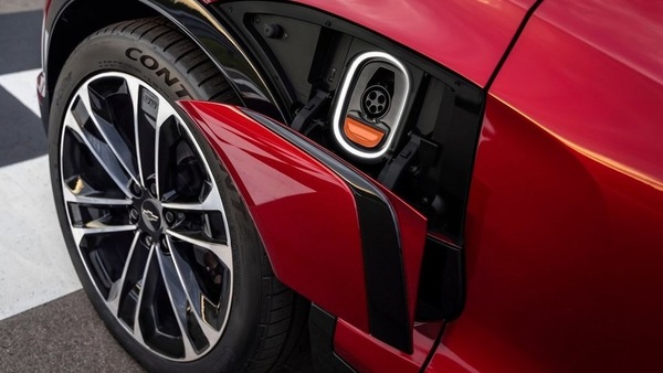 Solo auto elettriche in California dal 2035, oggi la decisione