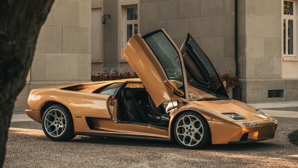 Lamborghini Diablo, la Casa celebra la coupé V12 degli anni '90
