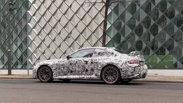 Nuova BMW M2 rivela le Performance Parts