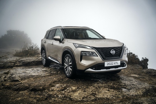 Nuovo Nissan X-Trail, rivoluzione ibirda