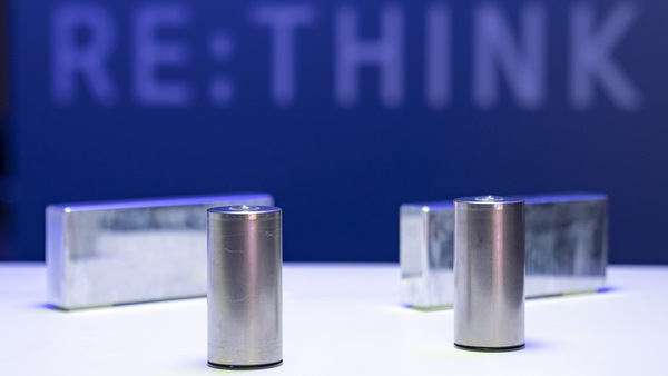 BMW, nel 2025 la novità delle celle cilindriche sulla Neue Klasse