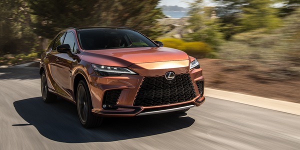 Nuova Lexus RX, regina del silenzio alla prova