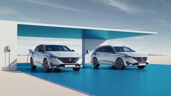 Peugeot e-308, avanti con l'elettrica: ecco quando arriva nel 2023