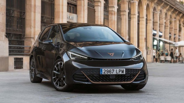 Cupra Born, tornano gli Adas Pilot Park L a pacchetto