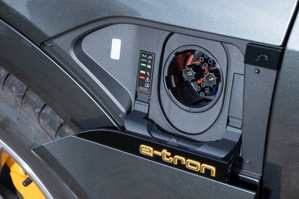 L'editoriale del direttore: Crisi energetica e auto elettriche, possono convivere?