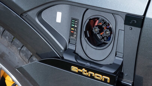 L'editoriale del direttore: Crisi energetica e auto elettriche, possono convivere?