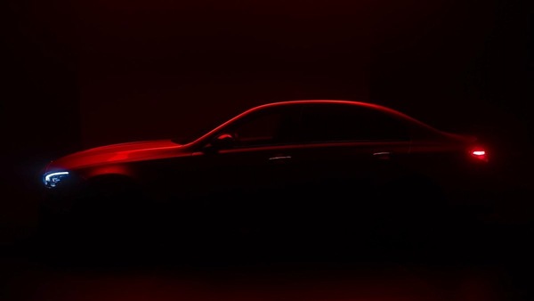 Nuova Mercedes-AMG C 63, l'ibrida plug-in E-Performance verso il debutto