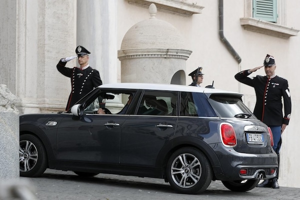 Elezioni 2022 ecco l'auto di Giorgia Meloni: "Mi fa sentire libera"