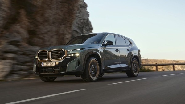 BMW XM ibrida plug-in esagerata, XM Label Red ancor di più