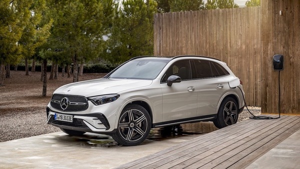 Mercedes GLC introduce le ibride plug-in benzina, diesel nel 2023