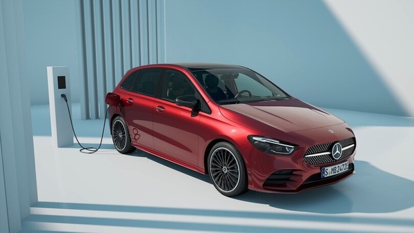 Mercedes Classe B 2023, restyling a tutto mild hybrid