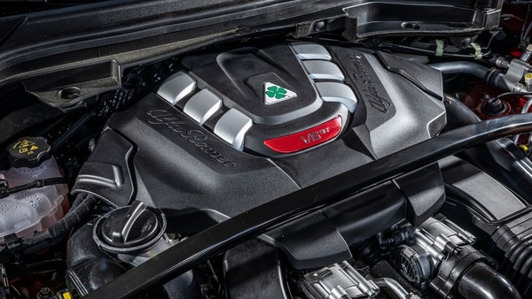 Stellantis, motori endotermici andranno a morire nel 2027 con Euro 7