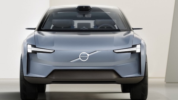 Volvo EX90 avrà la carica bidirezionale