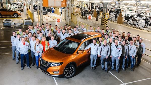 Nissan annuncia la vendita delle attività in Russia