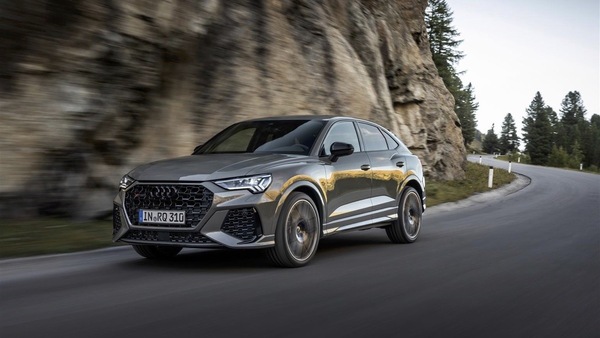 Audi RS Q3 edition 10 years, la fibra di carbonio è di serie