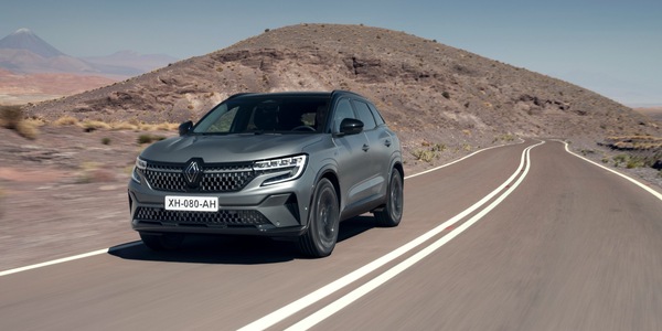 Renault Austral, la prova: ecco come va il nuovo Suv ibrido della Renaulution