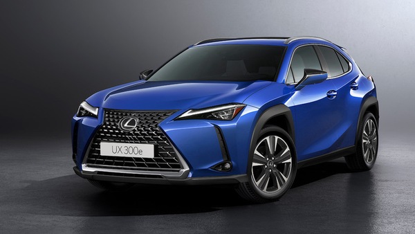 Lexus UX300 e 2023, aggiornamento di sostanza con la nuova batteria