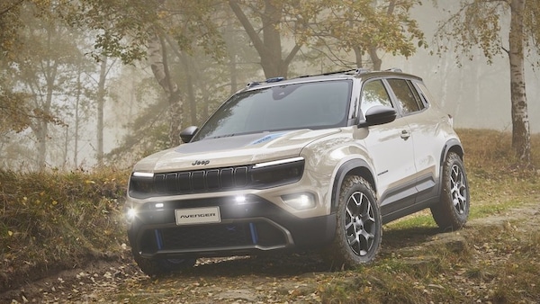 Jeep Avenger 4x4 Concept si veste da fuoristrada 4xe