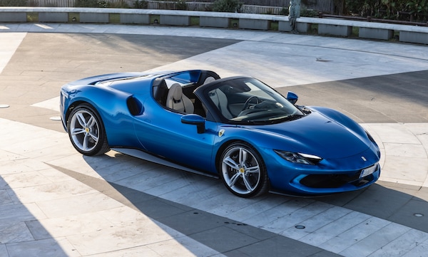 Ferrari 296 GTS, la spider aperta a tutto