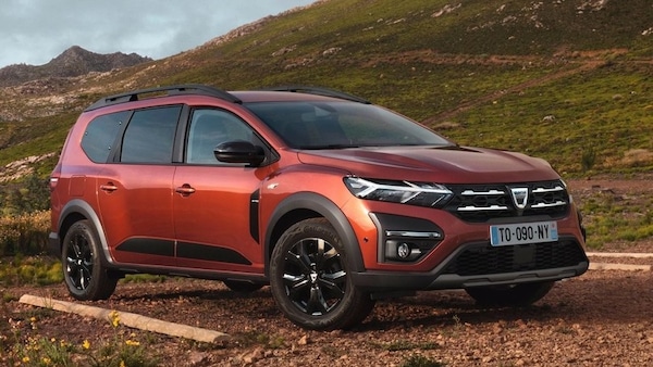 Dacia Jogger Hybrid, l'elettrificazione dal prezzo accessibile
