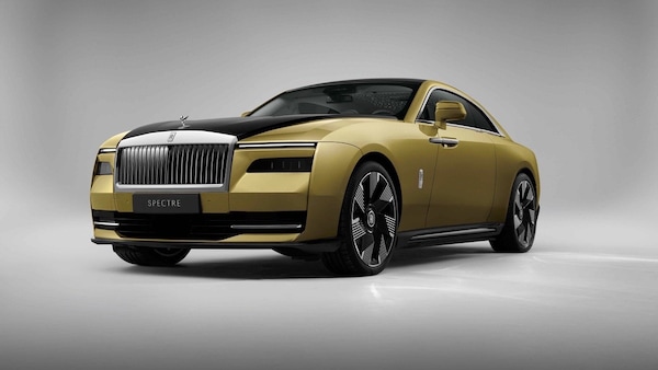 Rolls Royce Spectre, lusso estremo in formato elettrico