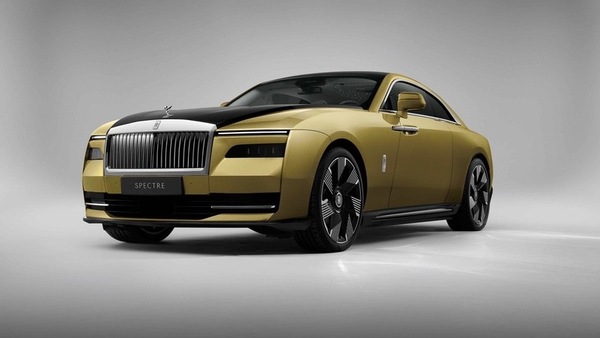 Rolls Royce Spectre, lusso estremo in formato elettrico
