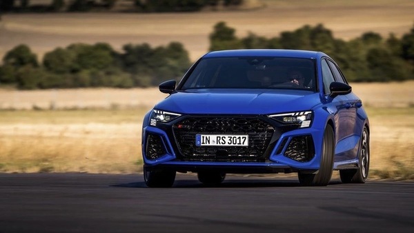Audi RS 3 performance edition, 300 km/h per 300 fortunati