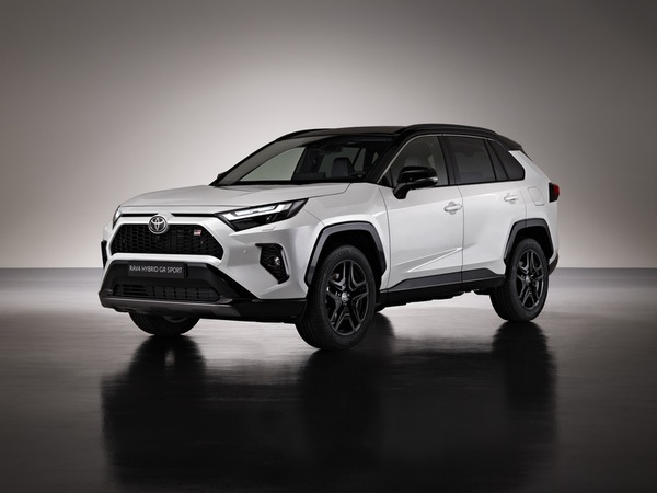 Toyota RAV4 GR Sport, il Suv mette i muscoli