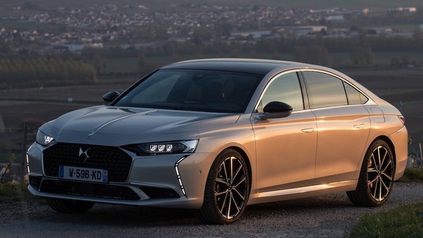DS 9 Opéra Première, il lusso full optional in formato E-Tense