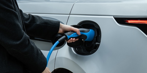 Auto elettriche, costo ricarica a 161%, il pieno costa più delle termiche?
