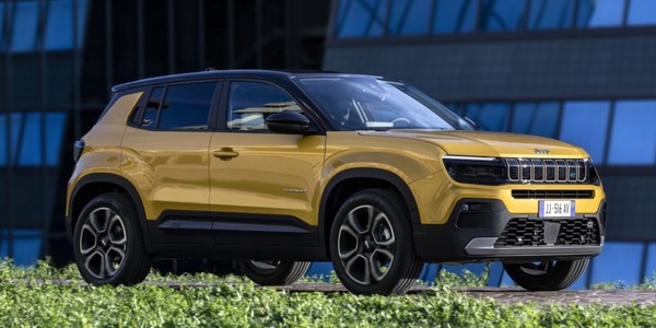 Jeep Avenger, prezzo e caratteristiche della versione benzina