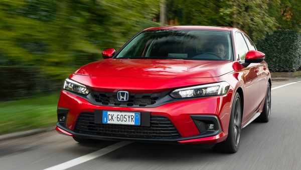 Sul nuovo numero di Auto: Honda Civic e:HEV, fondamenta solide