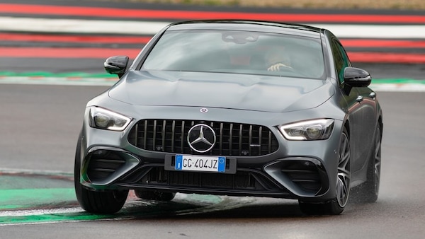 Mercedes AMG GT Coupe 4, la prova in pista: hot lap da paura