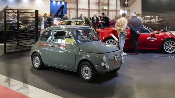 Abarth 500 verso l'elettrica con una celebrazione dei record di Monza 1958