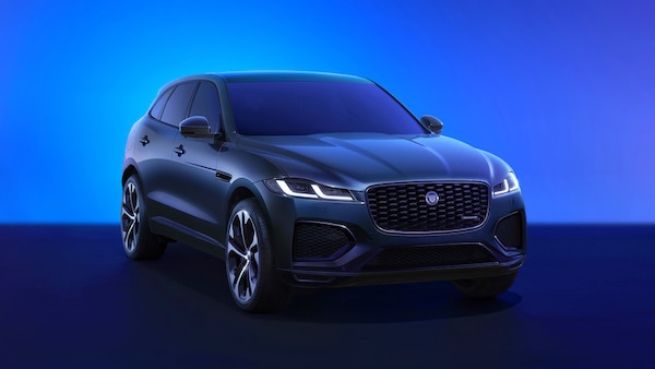 Jaguar F-Pace P400e, l'ibrida plug-in introduce una batteria maggiorata