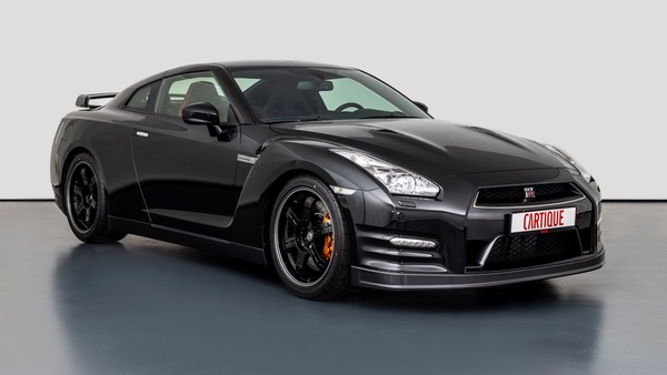 Vettel vende la sua Nissan GT-R: prezzo da paura