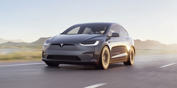 La Tesla Model X Plaid accelera meglio di una hypercar