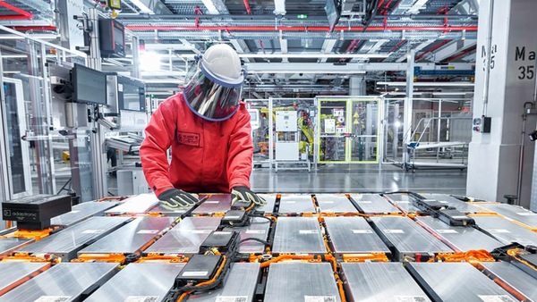 Audi, alba elettrica: dal 2029 almeno una EV da ogni fabbrica