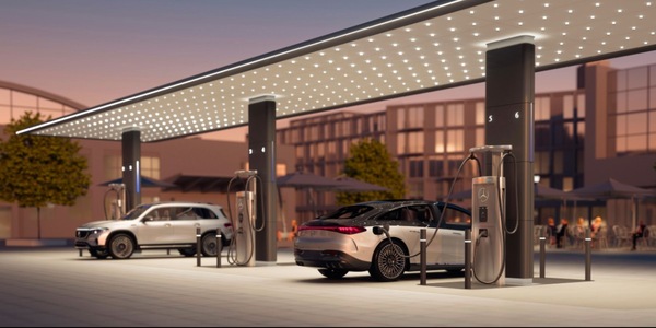 Mercedes come Tesla, prepara una rete di ricarica ad alta potenza