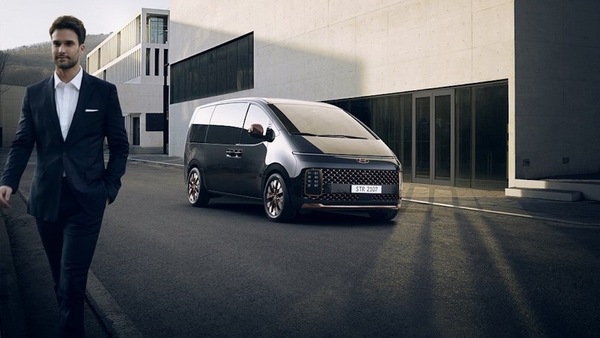 Hyundai Staria, approda in Italia l'MPV stiloso