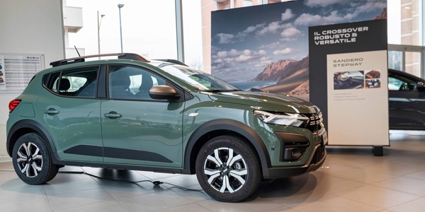 Dacia: “Produrremo auto a benzina fino al 2035. GPL anche Euro 7”