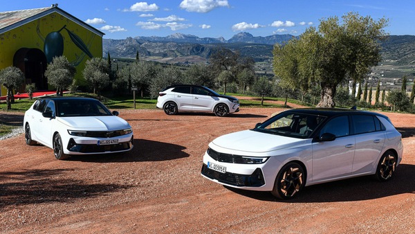 Test Gamma Opel GSe: ibride con grinta