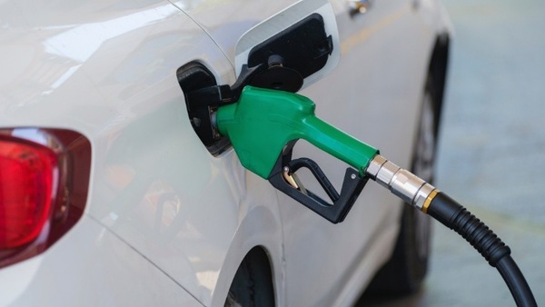 Prezzi carburante ancora alti: benzina a 1,883 euro