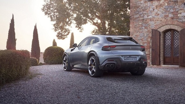 Ferrari consegne record nel 2022, Vigna: "L'elettrica è sulla strada giusta"